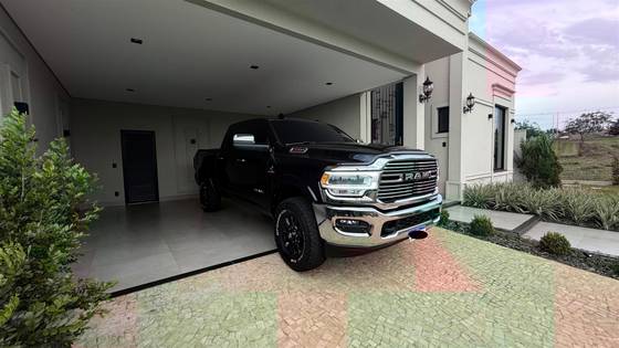 RAM 3500 6.7 I6 TURBO DIESEL LARAMIE CD 4X4 AUTOMÁTICO